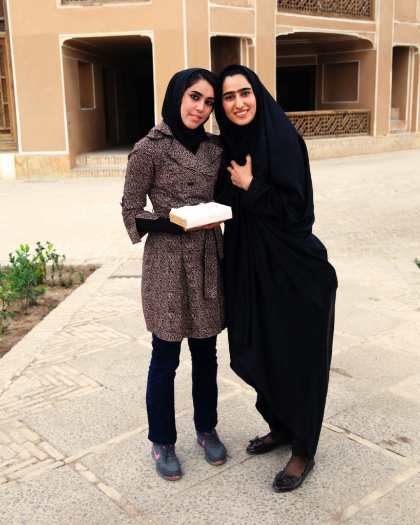 Iranian tourists in Yazd: many western visitors are surprised at how self-confident and outgoing young women often are. 
